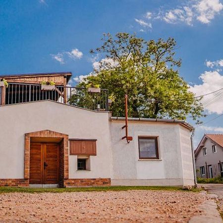 Deduv Sklep Hlohovec Exterior foto