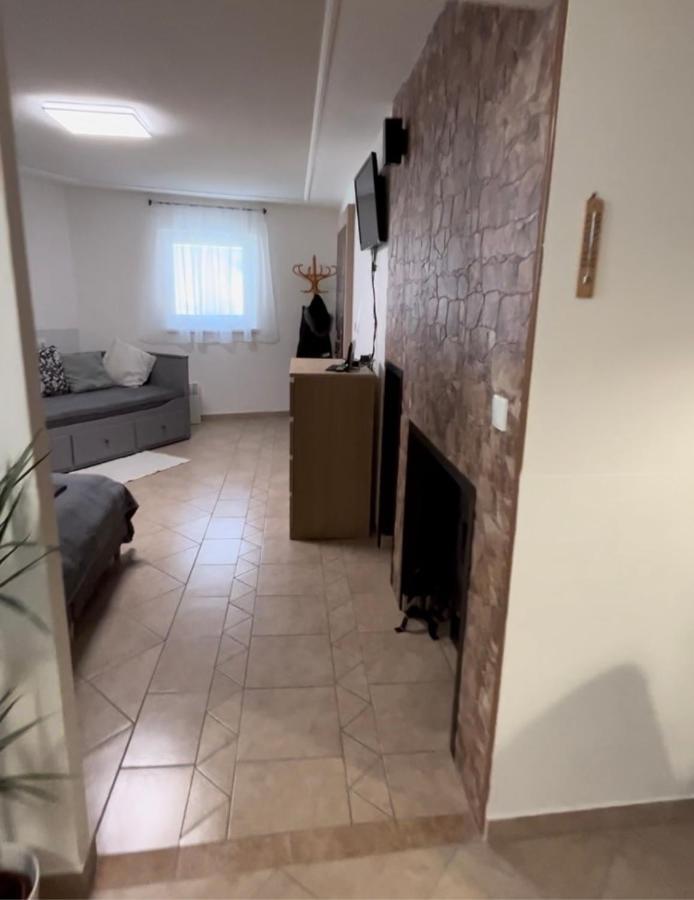 Deduv Sklep Hlohovec Exterior foto